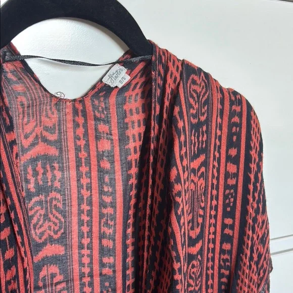 Rust and Black Patterned Kimono - Picture 2 of 4